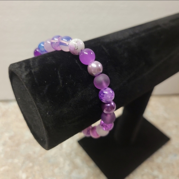 Stretch Bracelet with Different Shades of Pink Beads - Picture 2 of 7